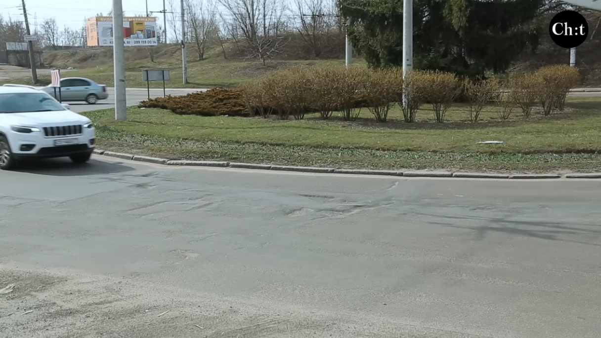 Недавно відремонтовані чернігівські дороги в ямах: чи будуть гарантійні роботи?