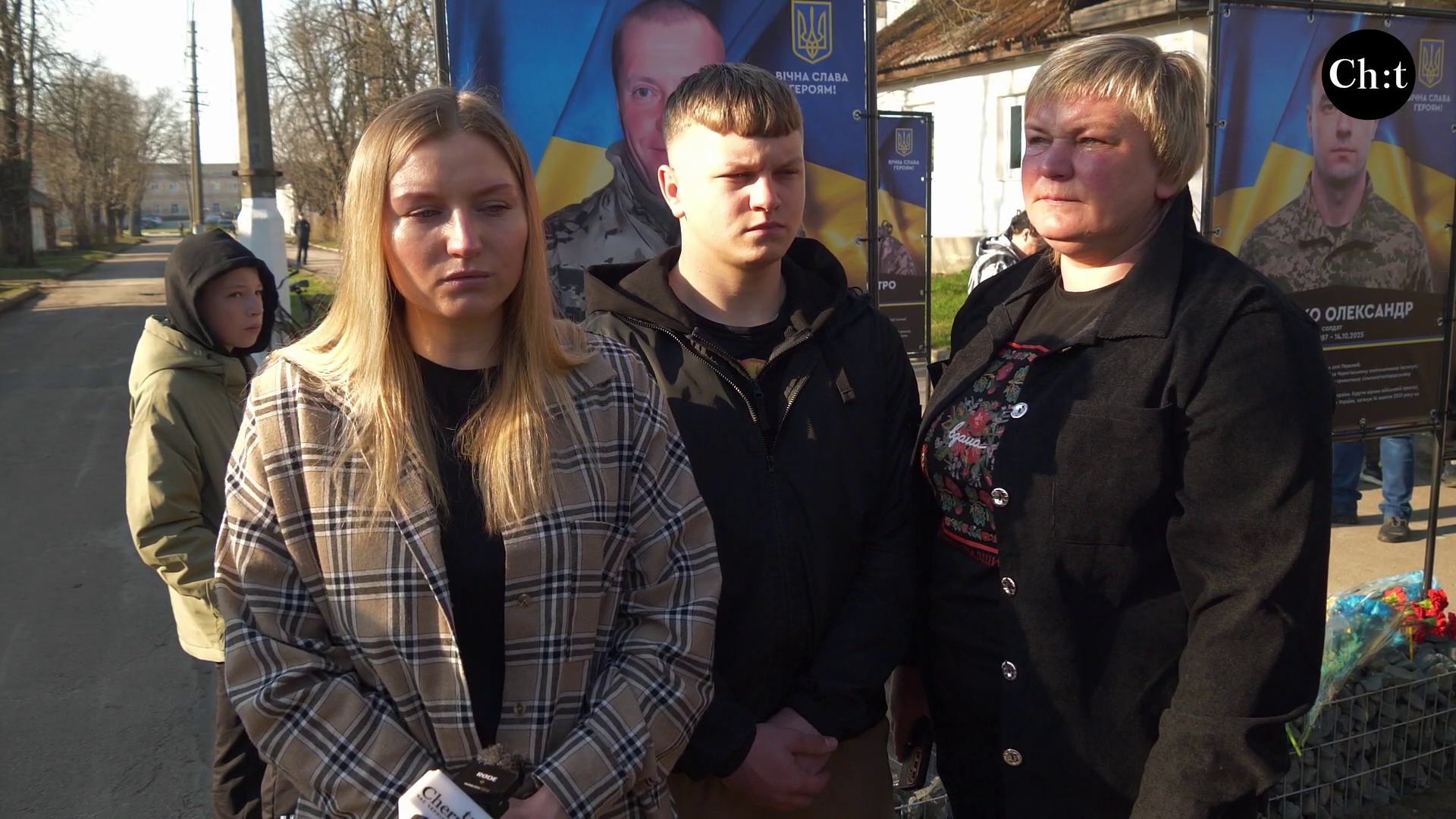«Понад усе любив сім’ю, будинок і сад», - Алея Героїв у Корюківці поповнилася новими іменами