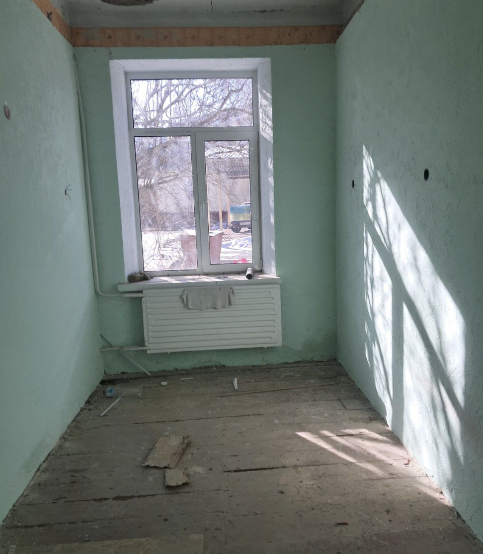 У Чернігові здають в оренду комунальне приміщення в центрі: дешево, але в печальному стані