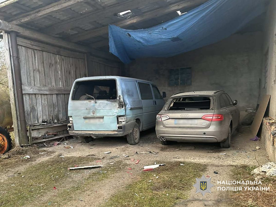 Дрони вдарили по приватній автостоянці на Чернігівщині: що відомо про наслідки