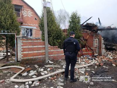 Пожежа після удару: перші подробиці атаки на село неподалік Чернігова