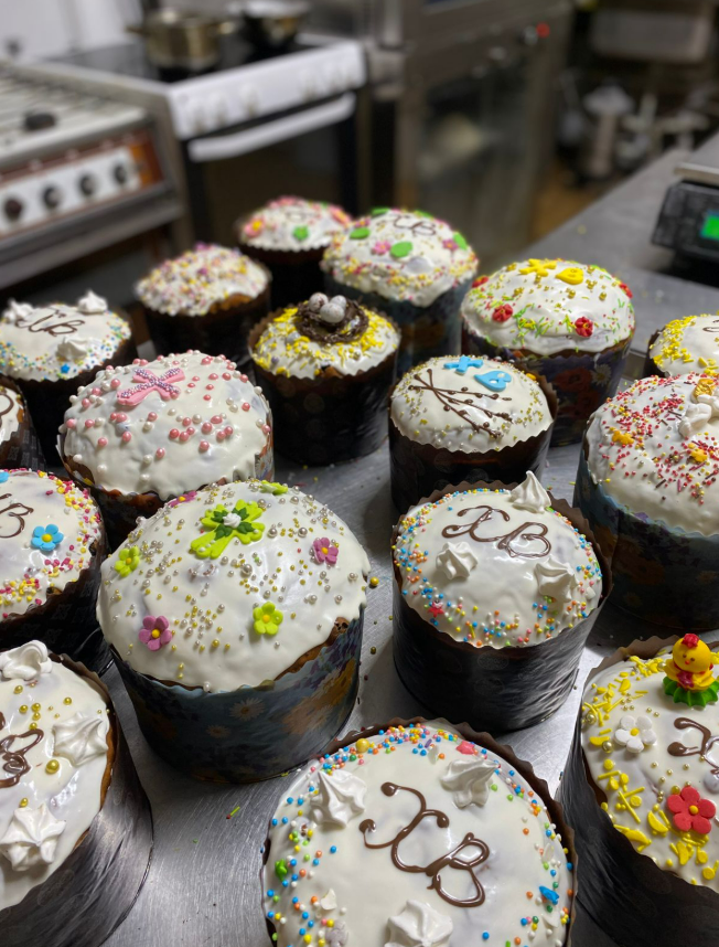 У сімейній пекарні на Чернігівщині спечуть 350 пасок для захисників