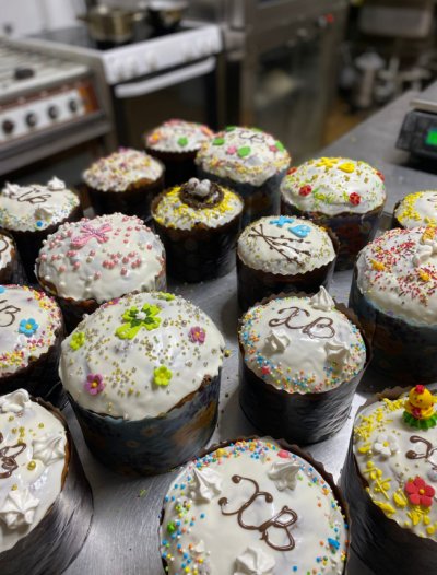 У сімейній пекарні на Чернігівщині спечуть 350 пасок для захисників