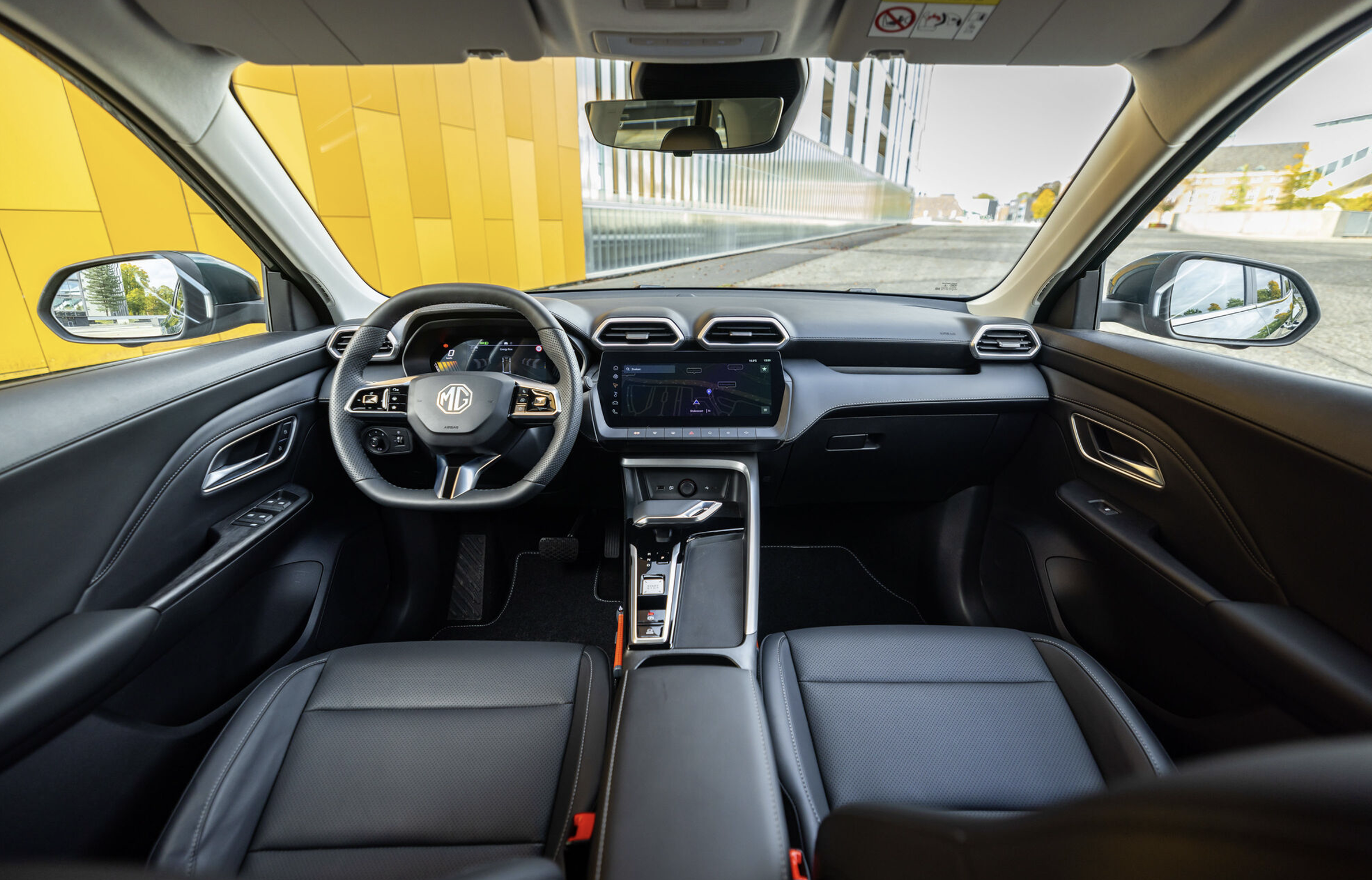 MG ZS Hybrid чи бензинова версія: як обрати оптимальний варіант?