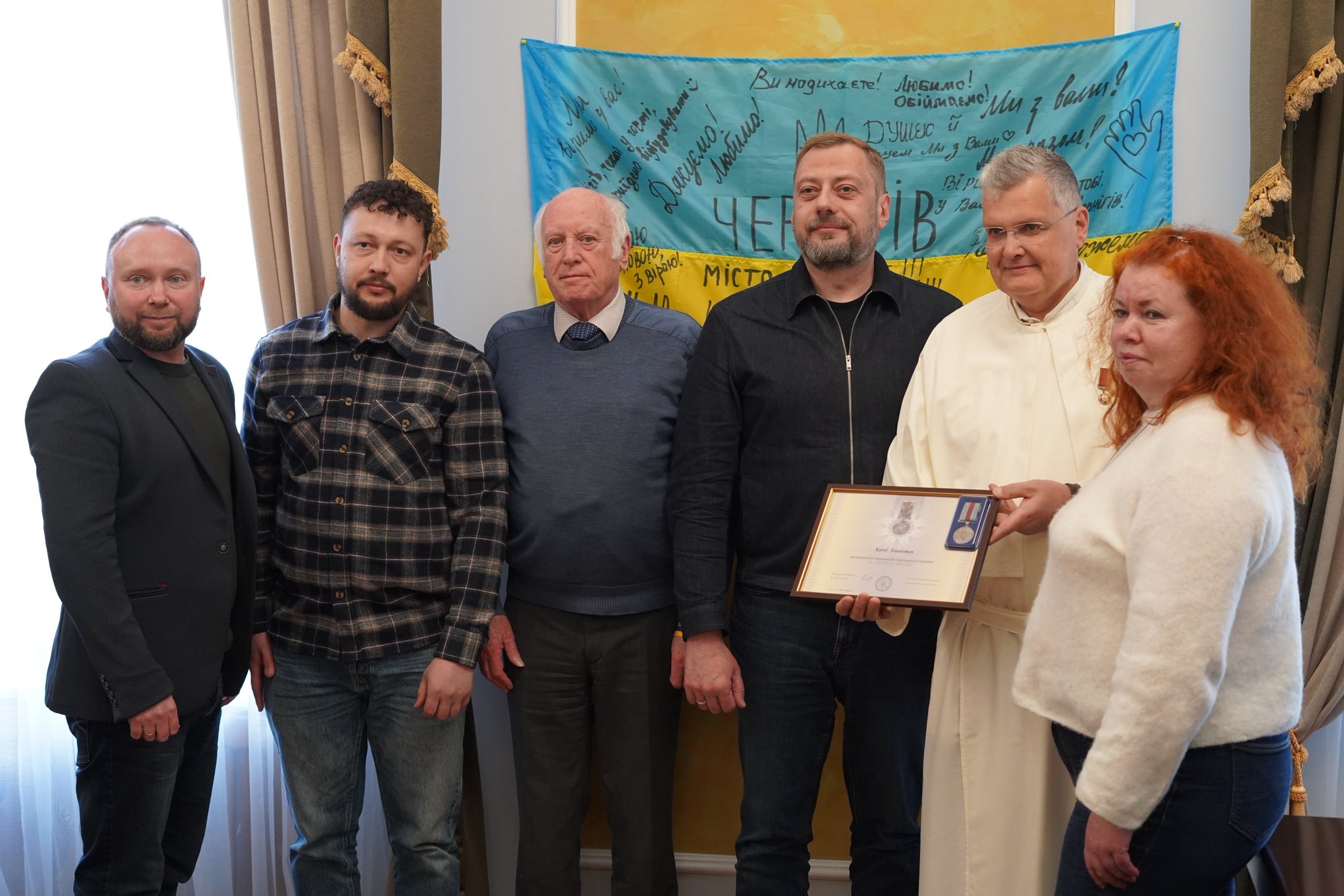 Монах-пивовар, який допомагає Чернігівщині, отримав відзнаку Президента і привіз автівки