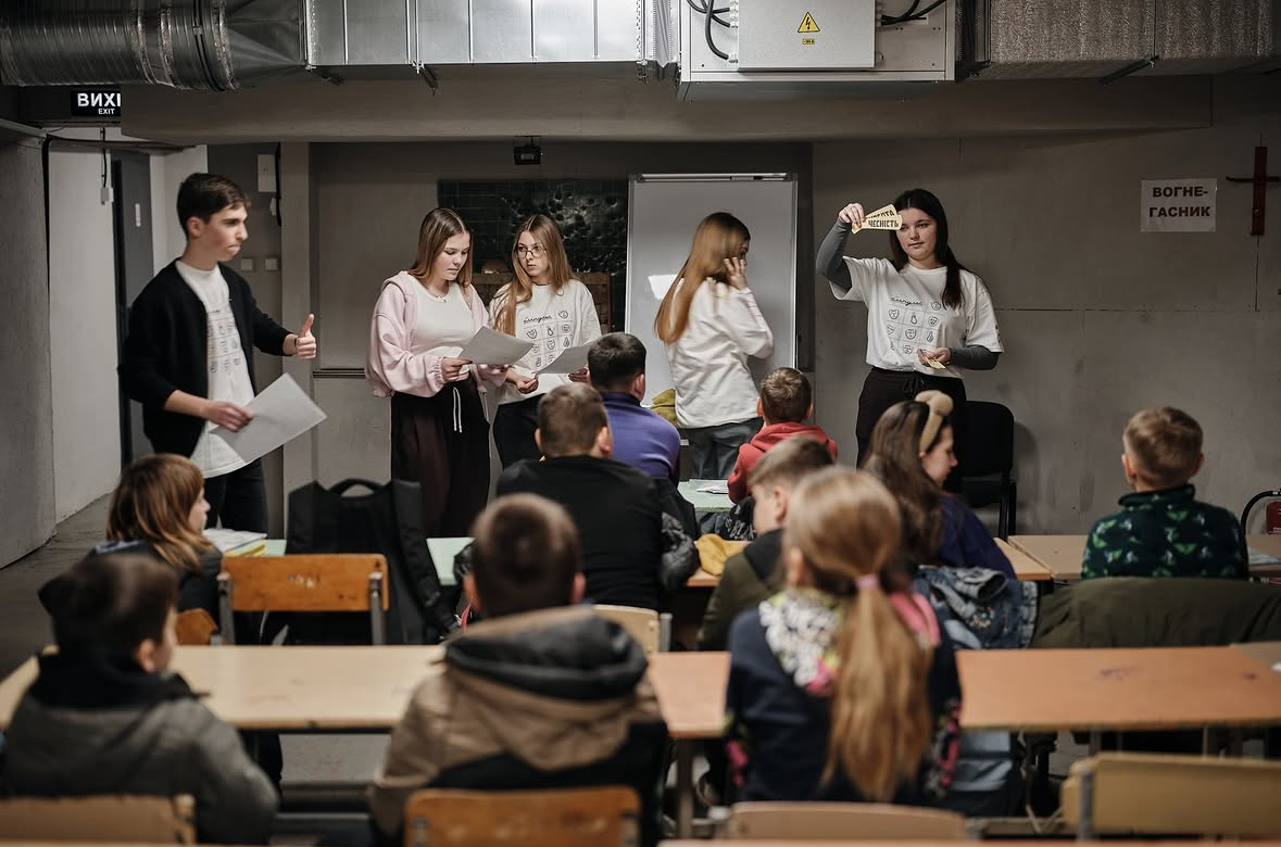 Остерський ліцей. Фото Костянтина і Влади Ліберових