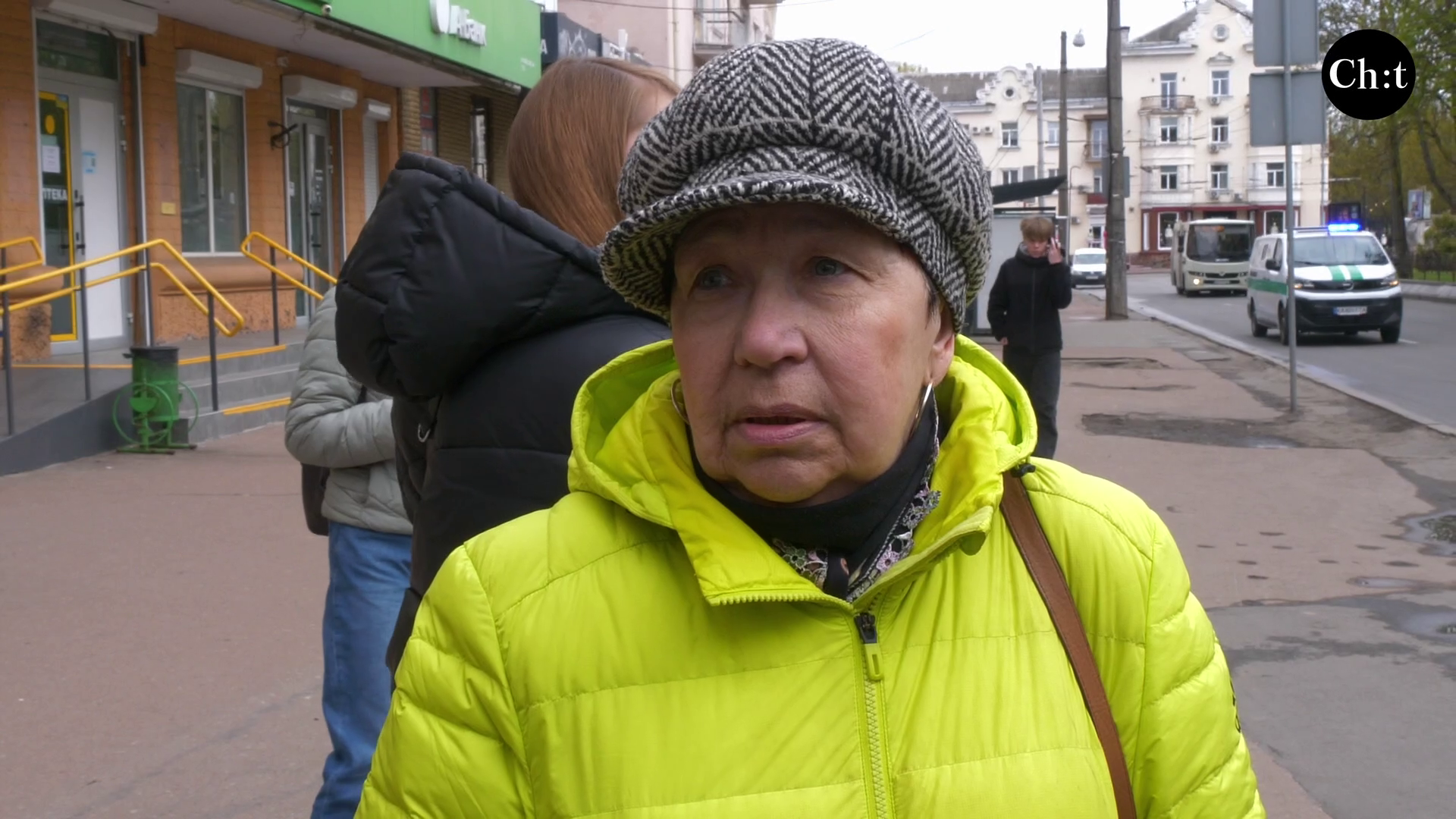 Найстарішу мережу магазинів можуть закрити: що кажуть працівники, покупці та власники