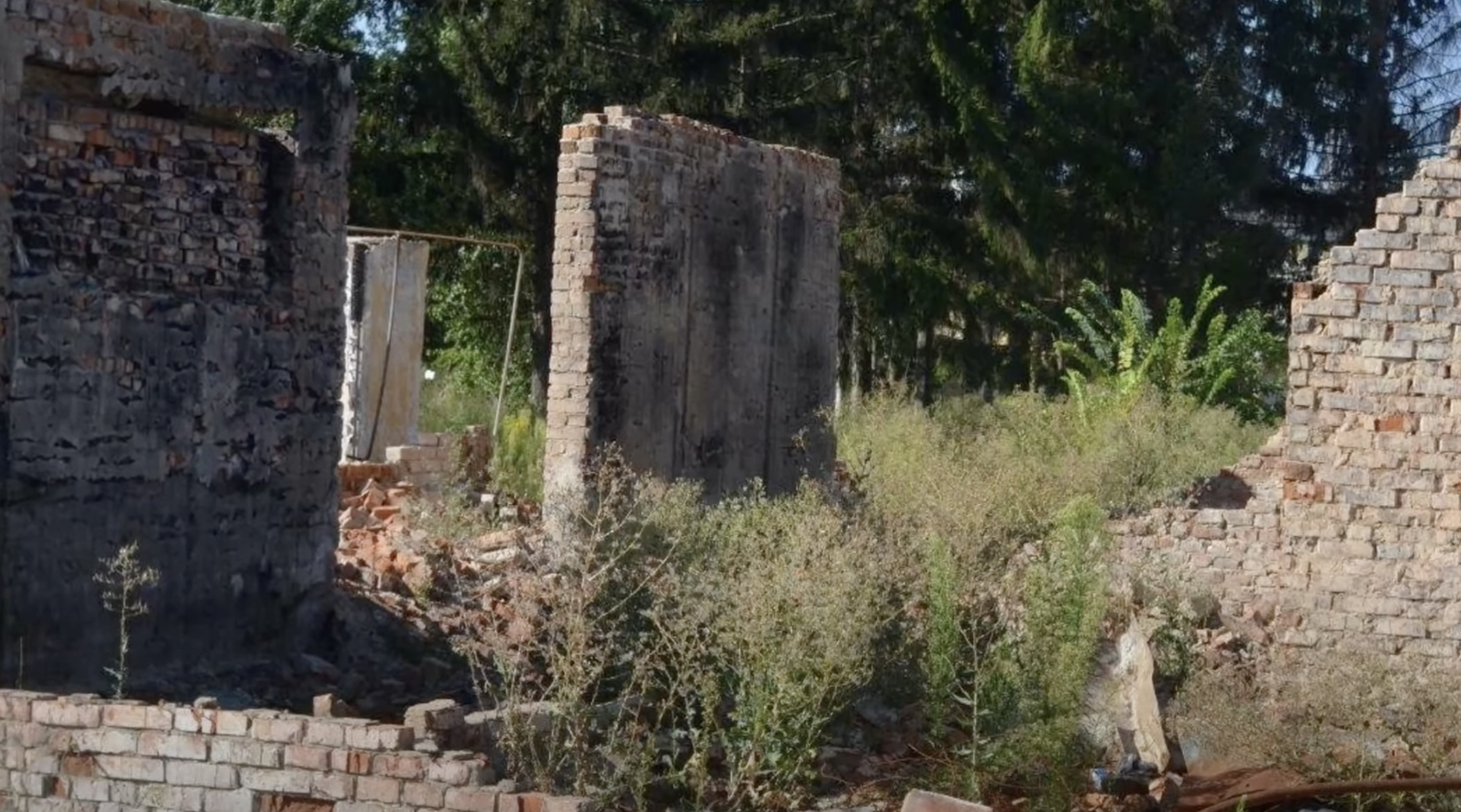 Зруйнвоаний будинок Вʼячеслава Мартиненка, Киїнська громада