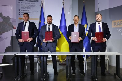 Будуть грати у футбол і відпочивати: 200 дітей із Чернігівщини поїдуть у Чернівецьку область 