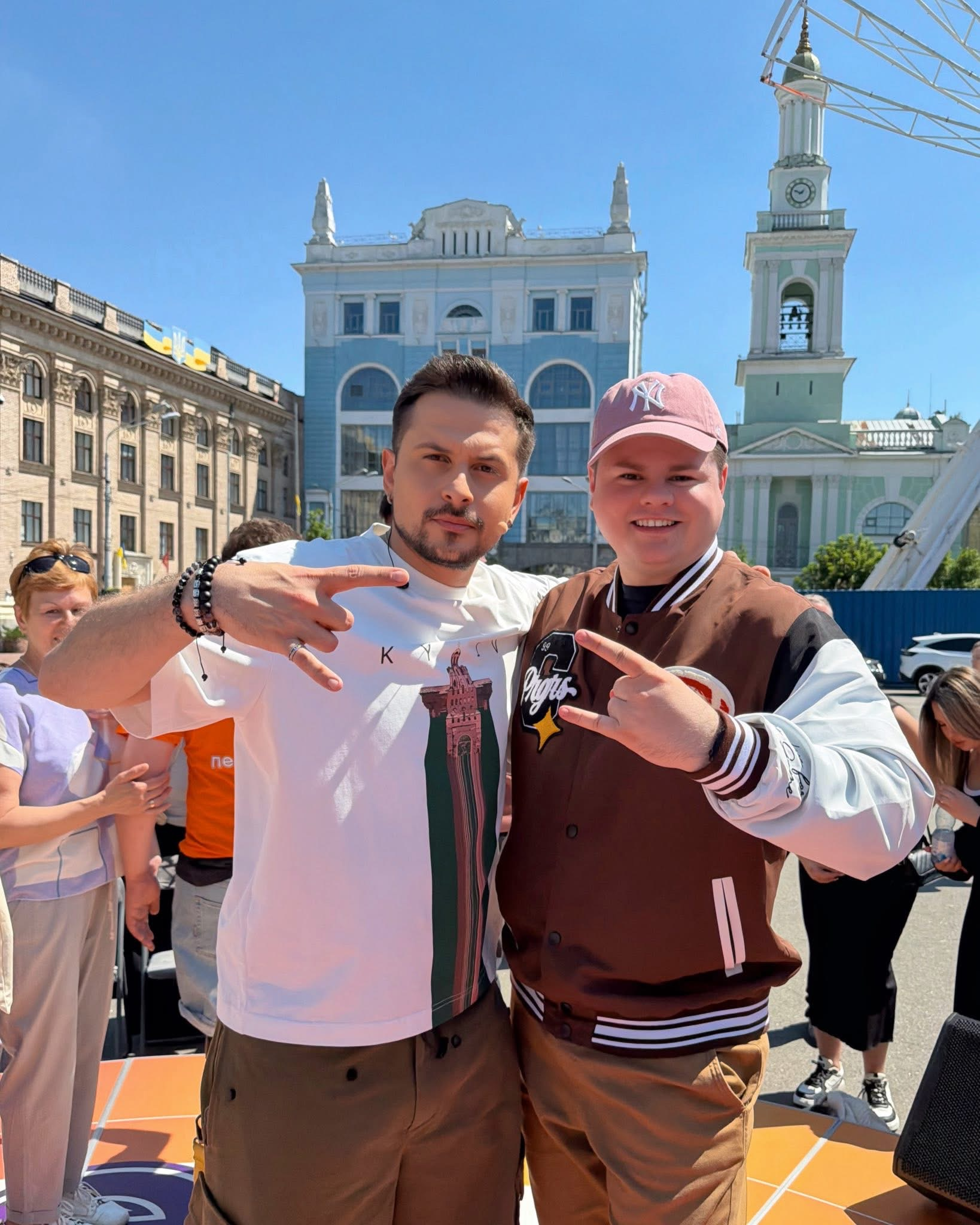 Чернігівець взяв участь в оновленому легендарному «Караоке на Майдані»