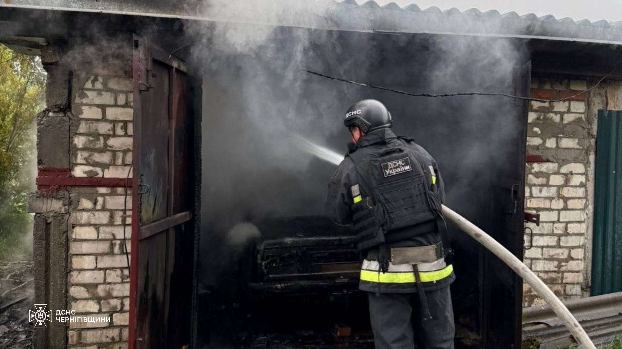 На Чернігівщині збитий безпілотник упав на гаражі