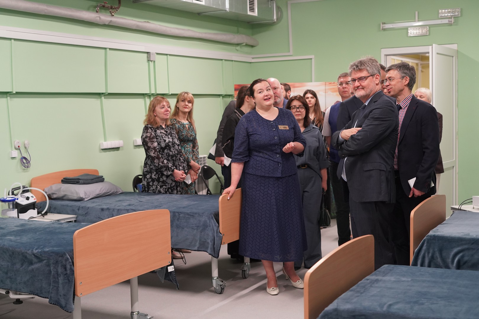 Підземна операційна та своя свердловина: лікарням Чернігівщини допомогли французи