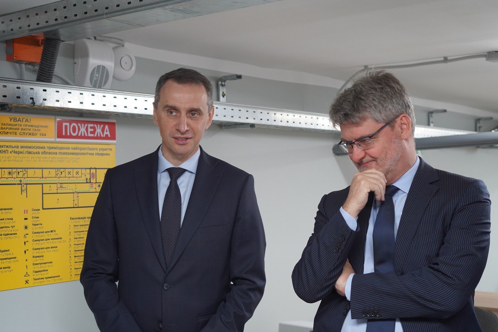 Підземна операційна та своя свердловина: лікарням Чернігівщини допомогли французи