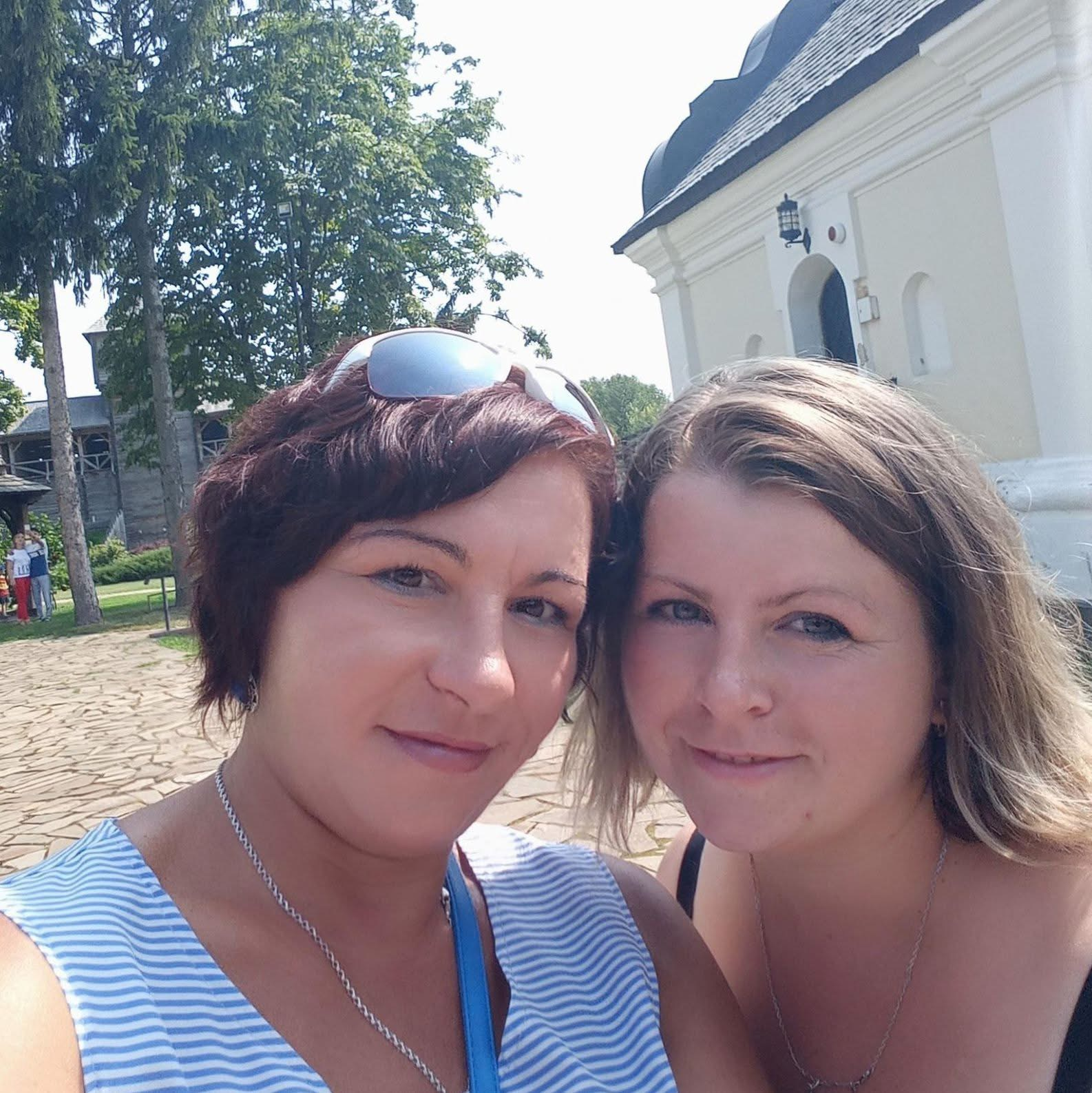 Сестри Ярослава та Юлія