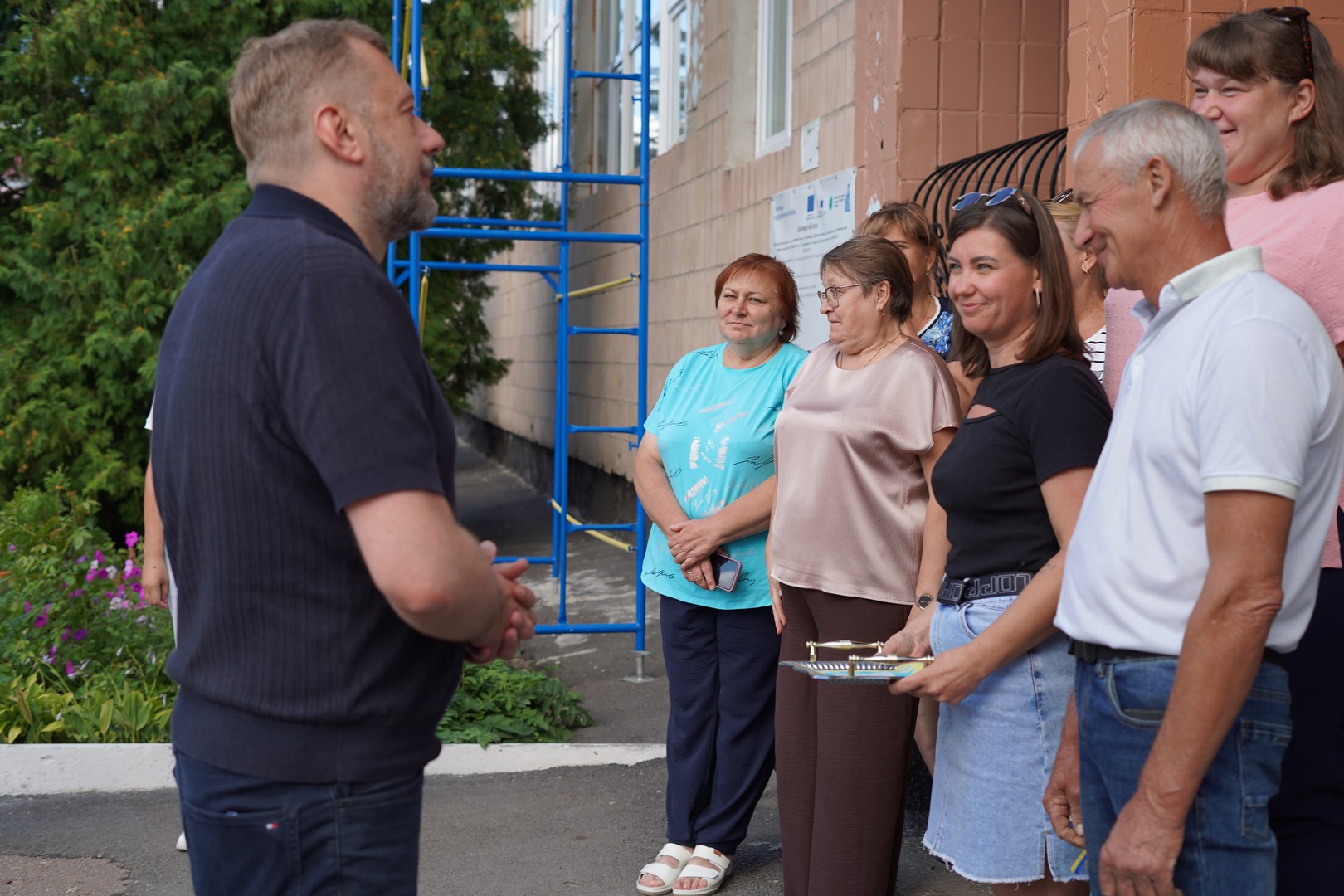 Школа на Чернігівщині отримала спеціальний автобус для дітей з інвалідністю