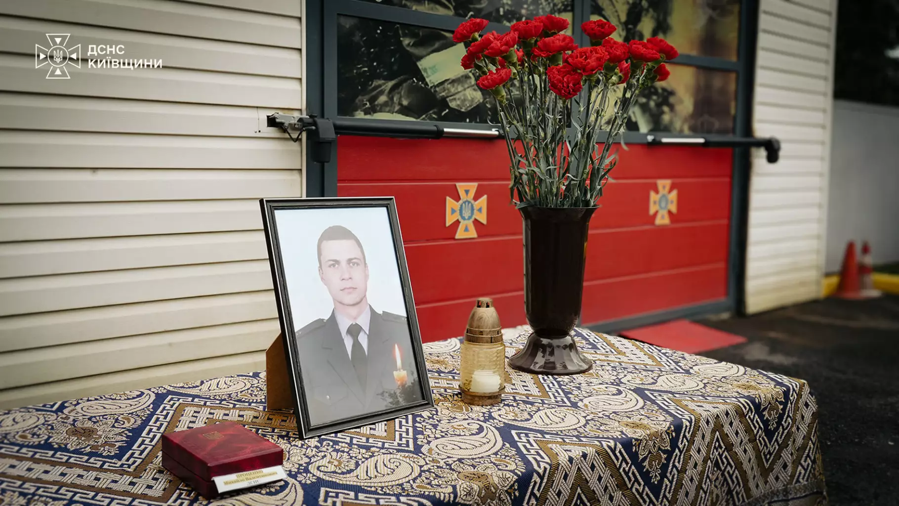 Орден «За мужність» ІІІ ступеня вручили дружині загиблого рятувальника Михайла Проценка