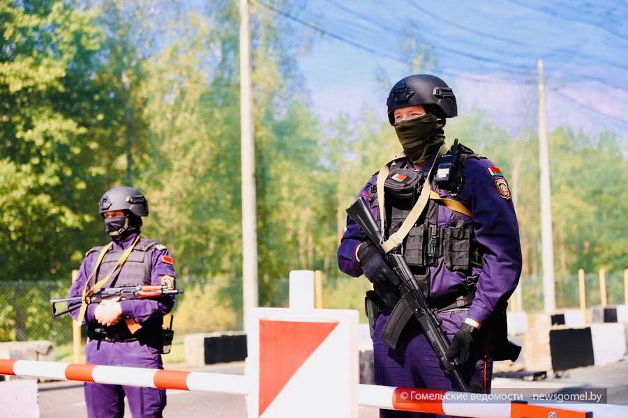 У Гомелі з боку Чернігівщини встановили блокпости та антидронові сітки