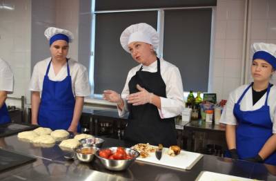 За рецептами Клопотенка: 30 студентів уперше готували шкільне меню