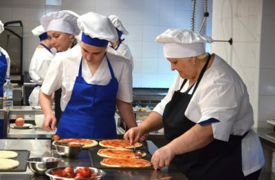 За рецептами Клопотенка: 30 студентів уперше готували шкільне меню