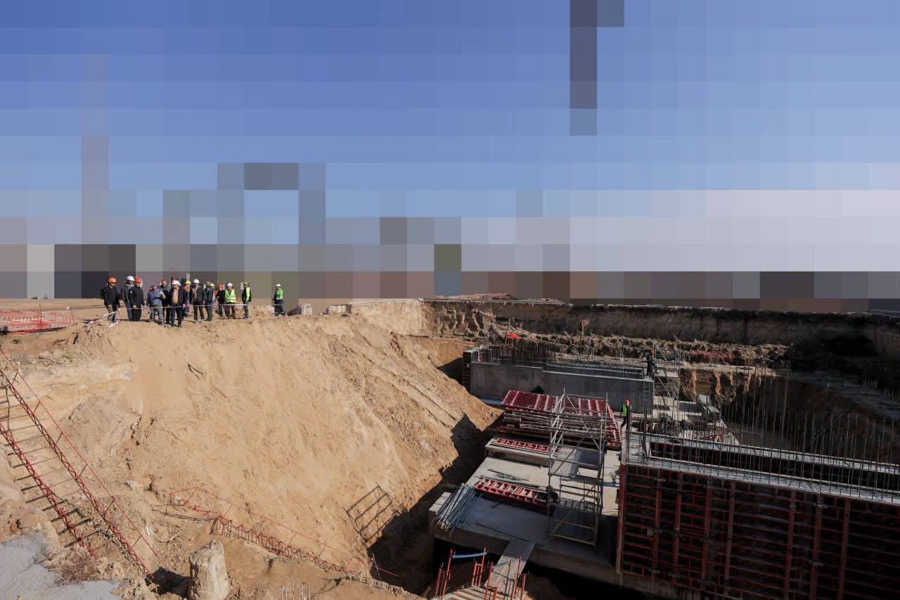 Урядовцям показали, як на Чернігівщині посилюють захист 14 електропідстанцій