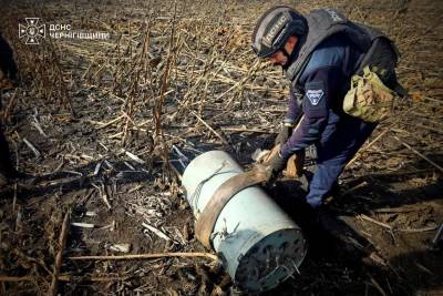 У Прилуцькому районі сапери ДСНС знешкодили частину ракети Х-101