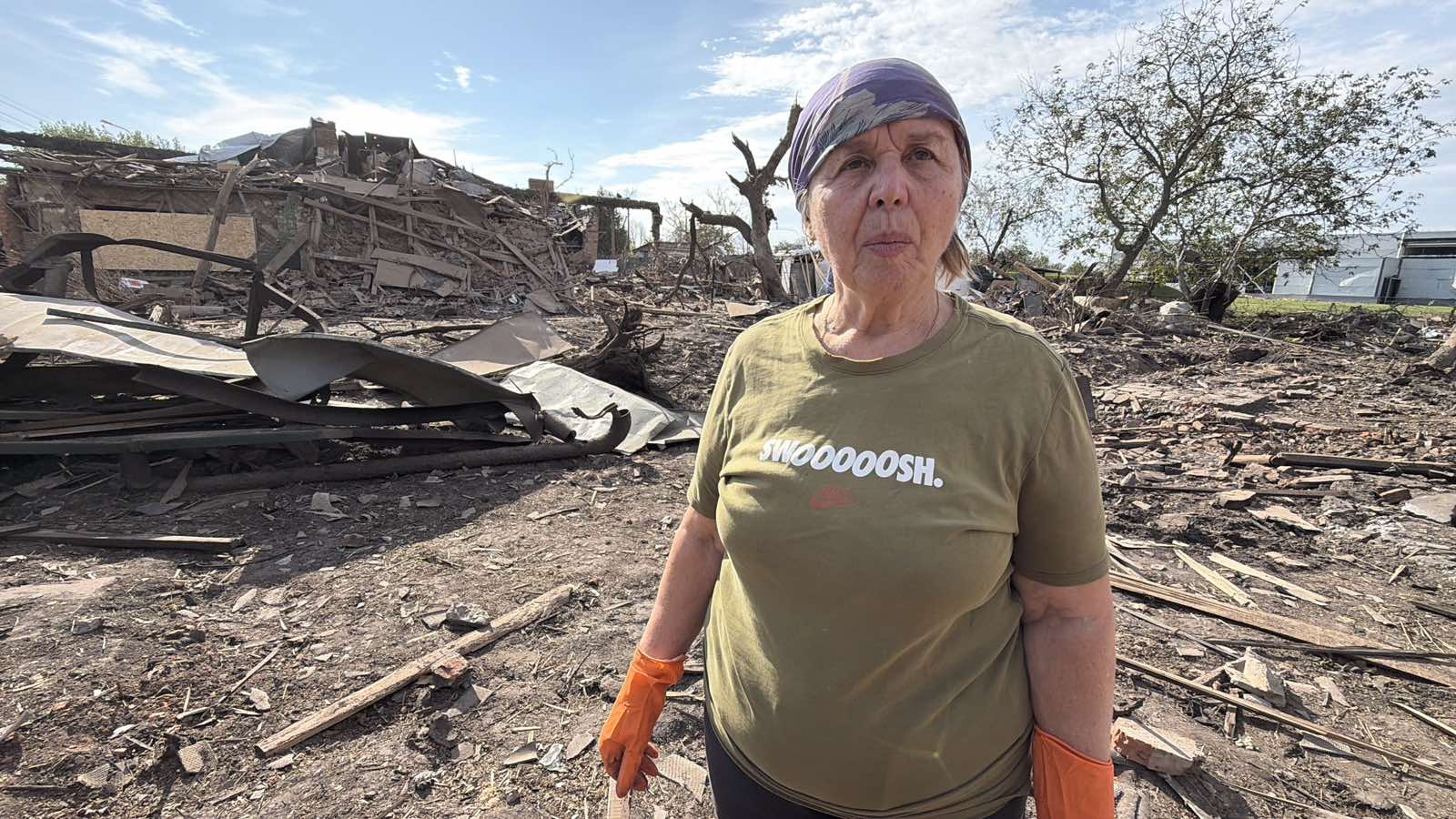 У двір Олександри Шкарупи ракета вдарила о пів на сьому ранку. Прилуки