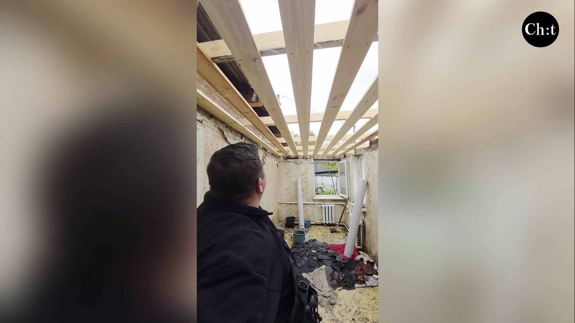 Впала покрівля: ветеран з ампутацією та його родина потребують допомоги з відбудови будинку