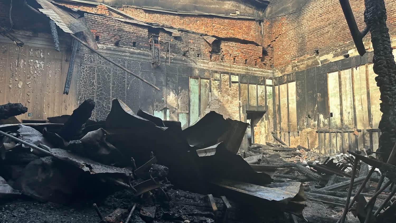 "Ворог знищив душу нашої громади": на Чернігівщині вигорів будинок культури